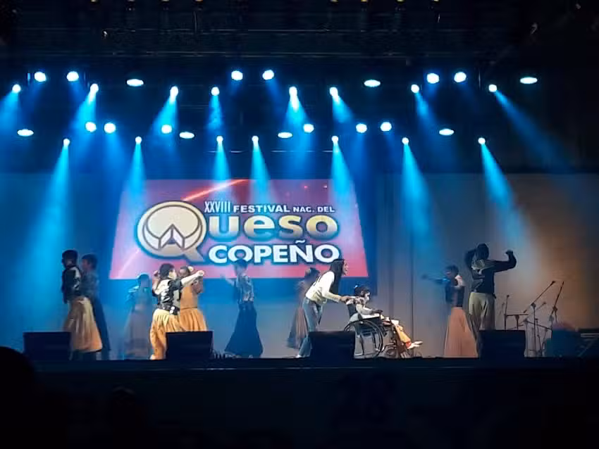 Canchas De Futbol 5 &ndash; V&iacute;rgen Del Carballo