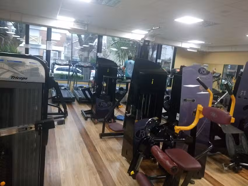 Complejo de Actividades F&iacute;sicas y Recreativas CECZN