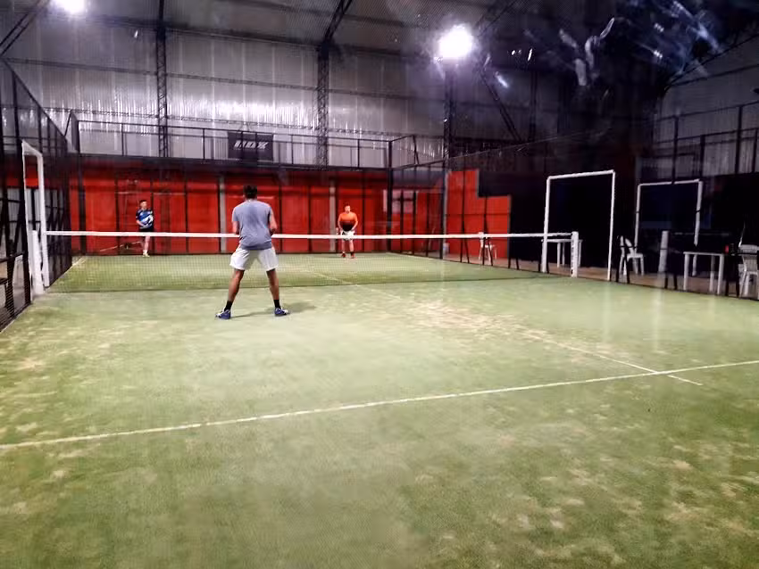 Complejo En Nombre del Padel