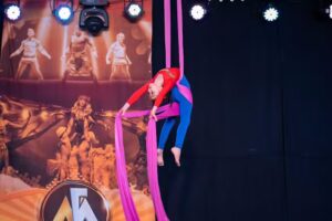 ESCUELA DE ACROBACIAS AEREAS PRANA