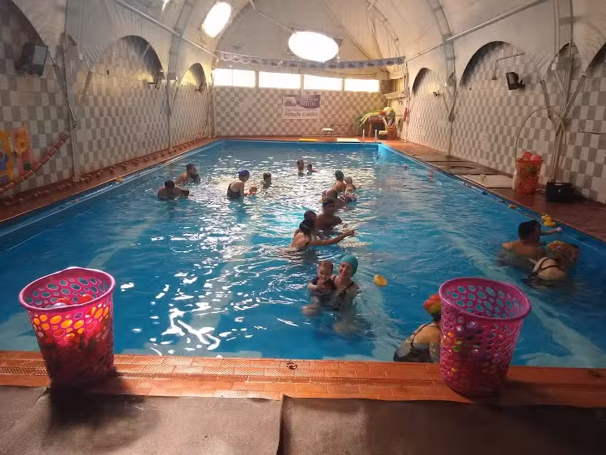 Escuela de Nataci&oacute;n y Gimnasio Rasetti