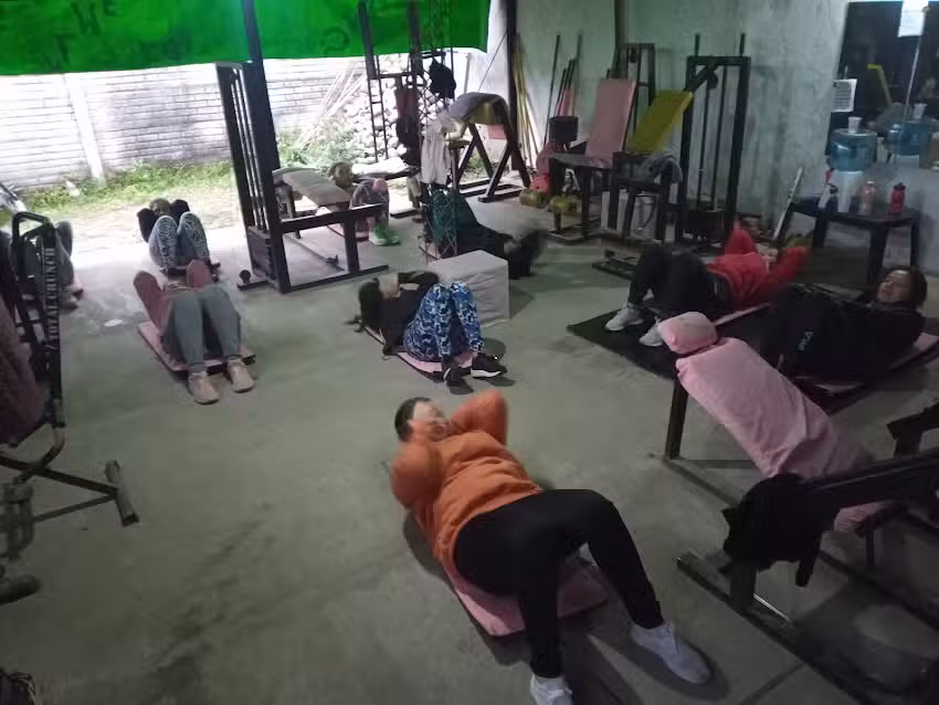 Fitnees gym gimnasio femenino