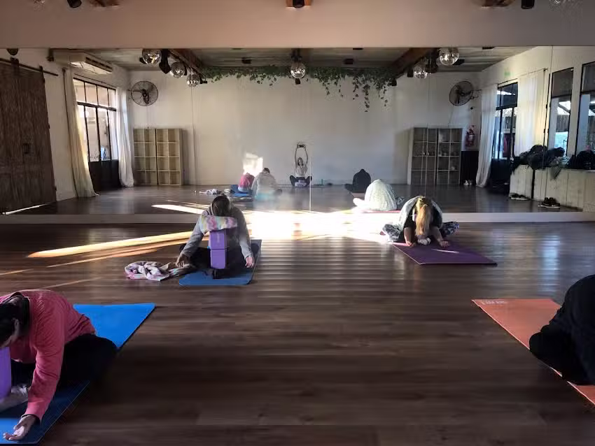 Flow Happiness Yoga, Meditaci&oacute;n & Happy Dance Yoga en Tigre