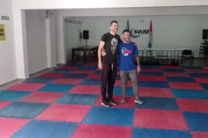 Gimnasio comunidad 79