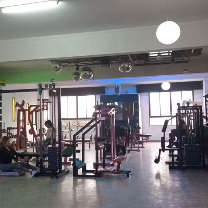 Gimnasio Femenino Nissi
