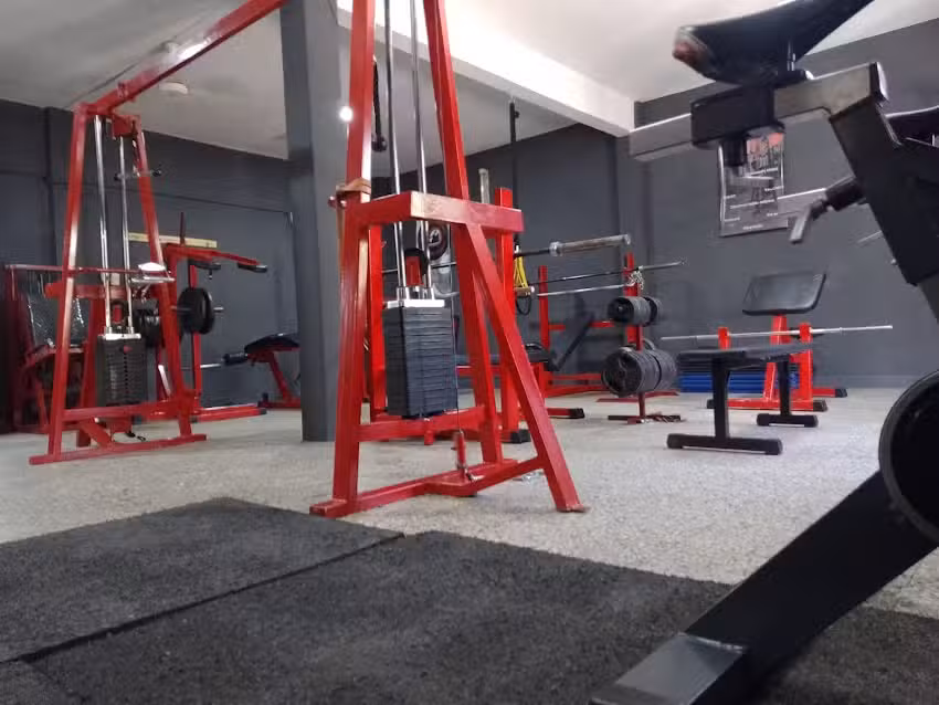 Gimnasio longchamps fitness y escuela de Boxeo &ldquo;Segundos Afuera&rdquo;