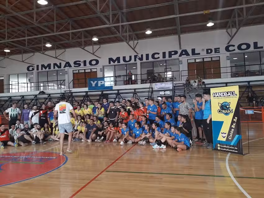 Gimnasio Municipal de Col&oacute;n