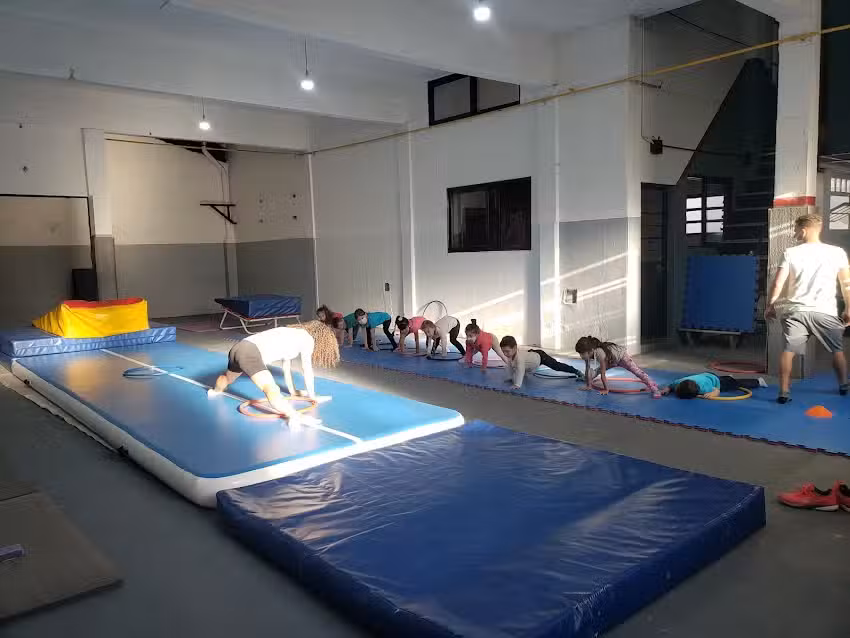 Giros Escuela de Gimnasia Art&iacute;stica
