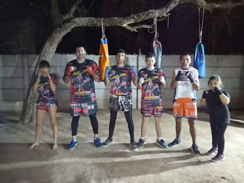 GUEDEA TEAM KICKBOXING K1 Y MUAY THAI