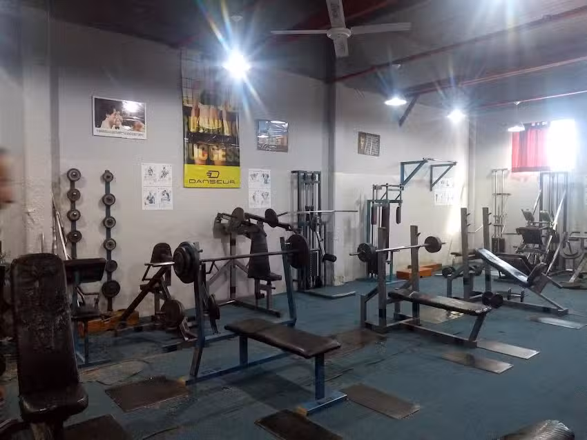 Gymnos