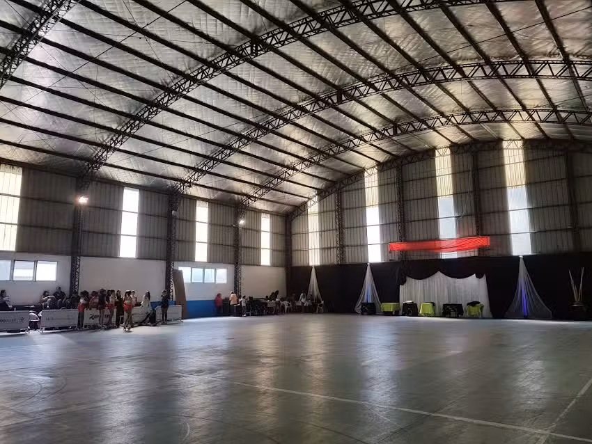 Polideportivo M&aacute;ximo Paz