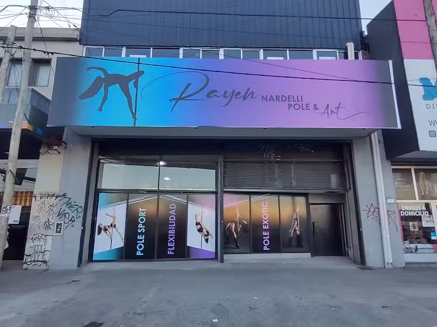 Rayen nardelli Pole and Art