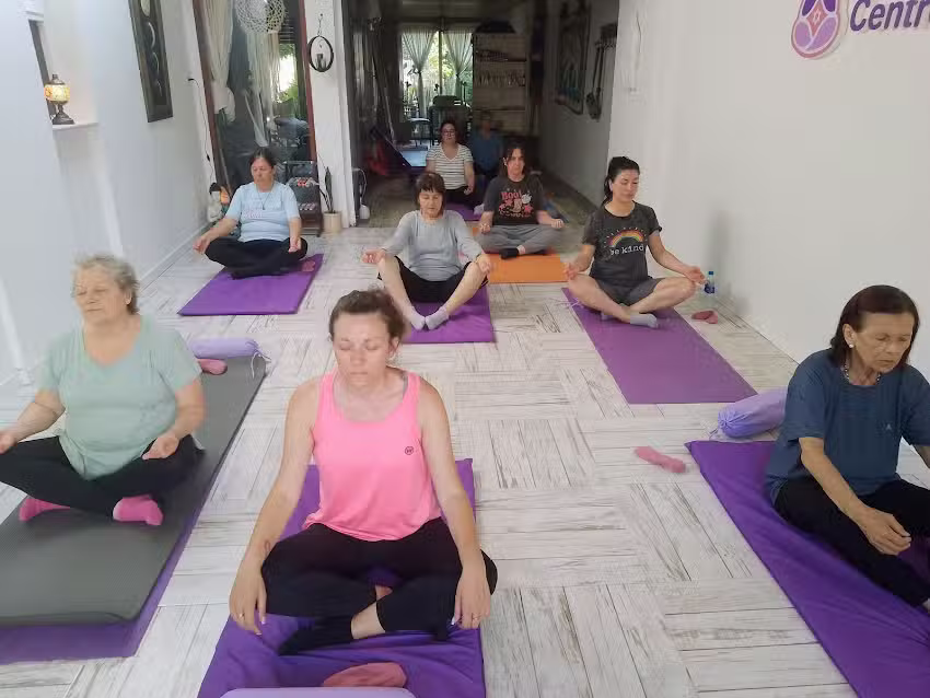 RENACER Centro Holistico