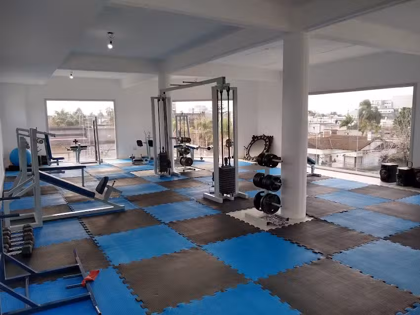 TRAINING GYM